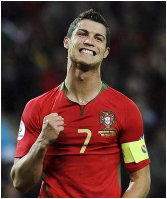 英超榜首战！十人切尔西1-1阿森纳主场7年不胜，马雷斯卡炮轰主裁（英超榜首对决：十人切尔西1-1阿森纳，主场七年无胜，马雷斯卡怒斥主裁）