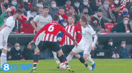 意媒：弗拉霍维奇已接受检查，确定为内收肌紧张未出现损伤（意媒：弗拉霍维奇完成检查，确认内收肌紧张，未见损伤）