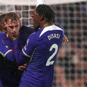 罗体：那不勒斯暂停引进左边锋，搁置了对斯特林和格10的联系（罗体：那不勒斯暂时叫停左边锋引援，已搁置与斯特林、格10的接触）