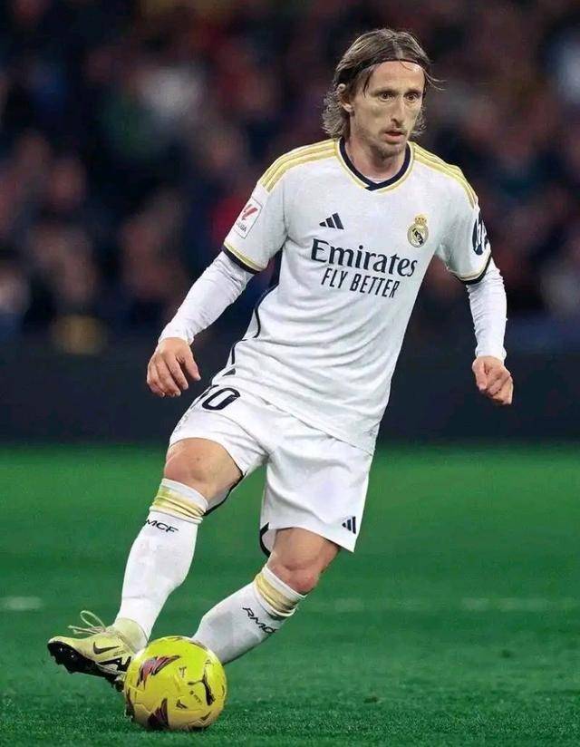 阿西尼翁：孔帕尼能让球员愿意闭着眼睛跟随他上场拼战（阿西尼翁：孔帕尼让球员愿意毫不犹豫地跟他上场拼搏）