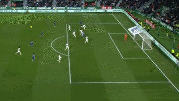 埃芬博格：拜仁前场三人能给卡尔空间，把他与梅西相比没好处（埃芬博格：拜仁锋线三人能为卡尔创造空间，与梅西作比较没有意义）